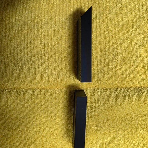 Tesla Model S Flip phone charging block - Picture 2 of 3